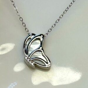 NMP6 Handmade RARE Mocha Chocolate Mother of Pearl Butterfly Necklace 18KWG S925